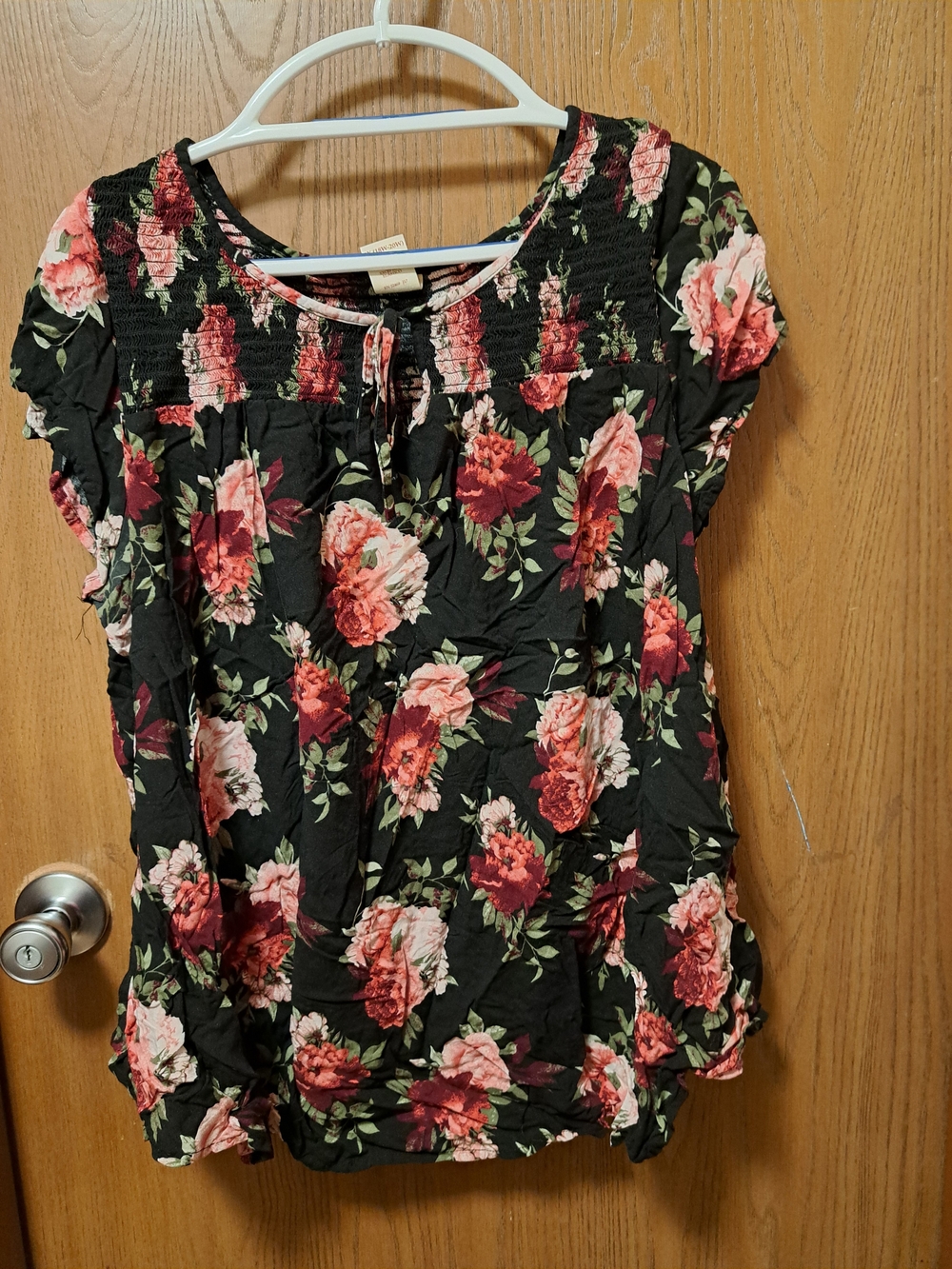 Faded Glory Black Floral Short-Sleeve Blouse with Pink & Red Roses